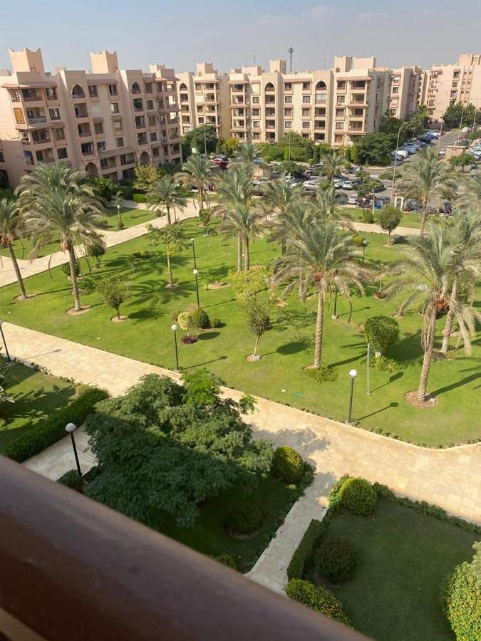 Luxurious 3 Bedroom Rustic Apartment Overlooking Huge Garden - For Families And Couples Le Caire Extérieur photo