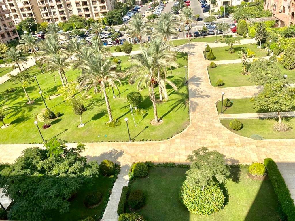 Luxurious 3 Bedroom Rustic Apartment Overlooking Huge Garden - For Families And Couples Le Caire Extérieur photo